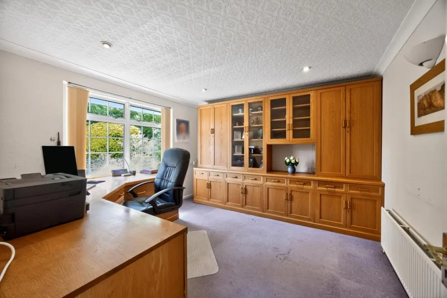 Gate Lane, Freshwater, PO40, photo 7