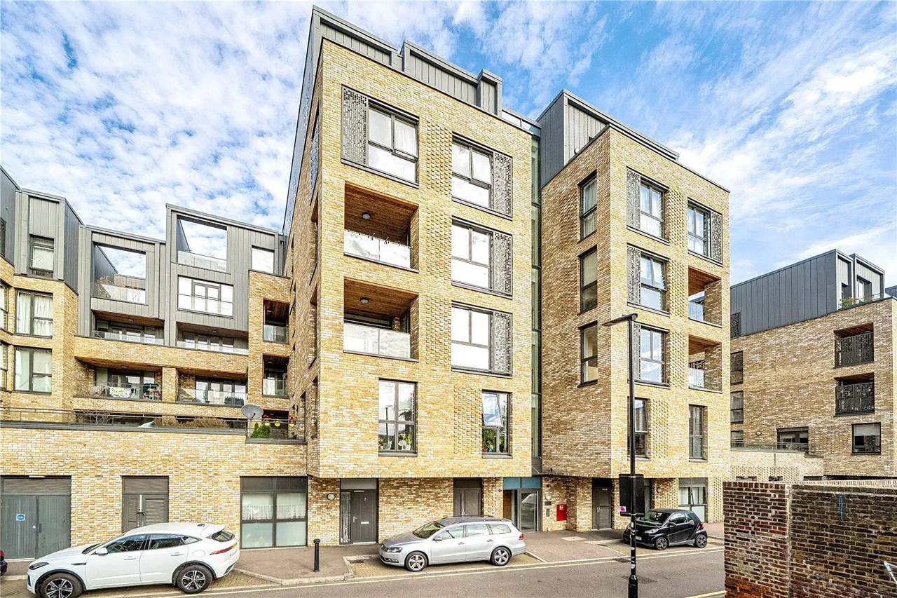 3 bed flat for sale, Bardsley Lane, SE10