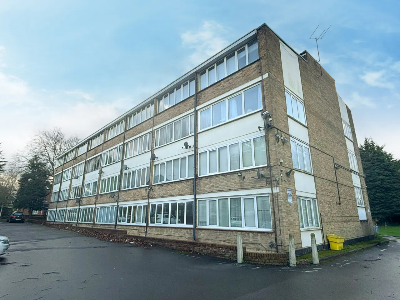 1 bed property to rent — Swanston Grange, Dunstable Road, Luton, LU4