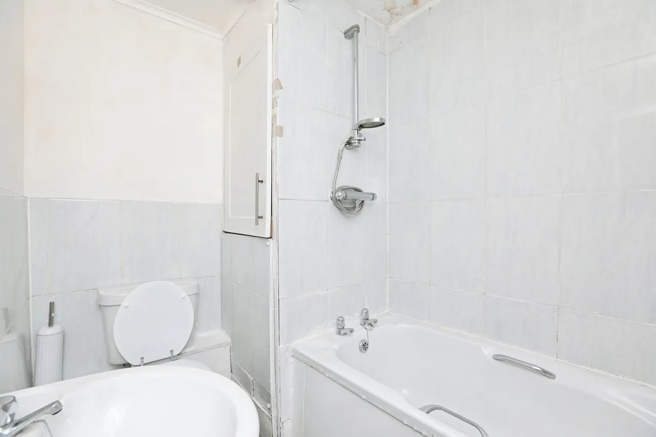 High Street, Sheerness, ME12, photo 7