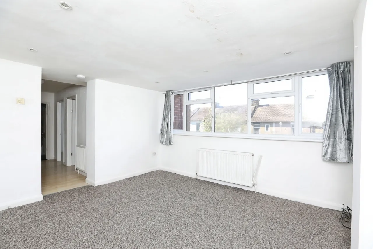 High Street, Sheerness, ME12, photo 3