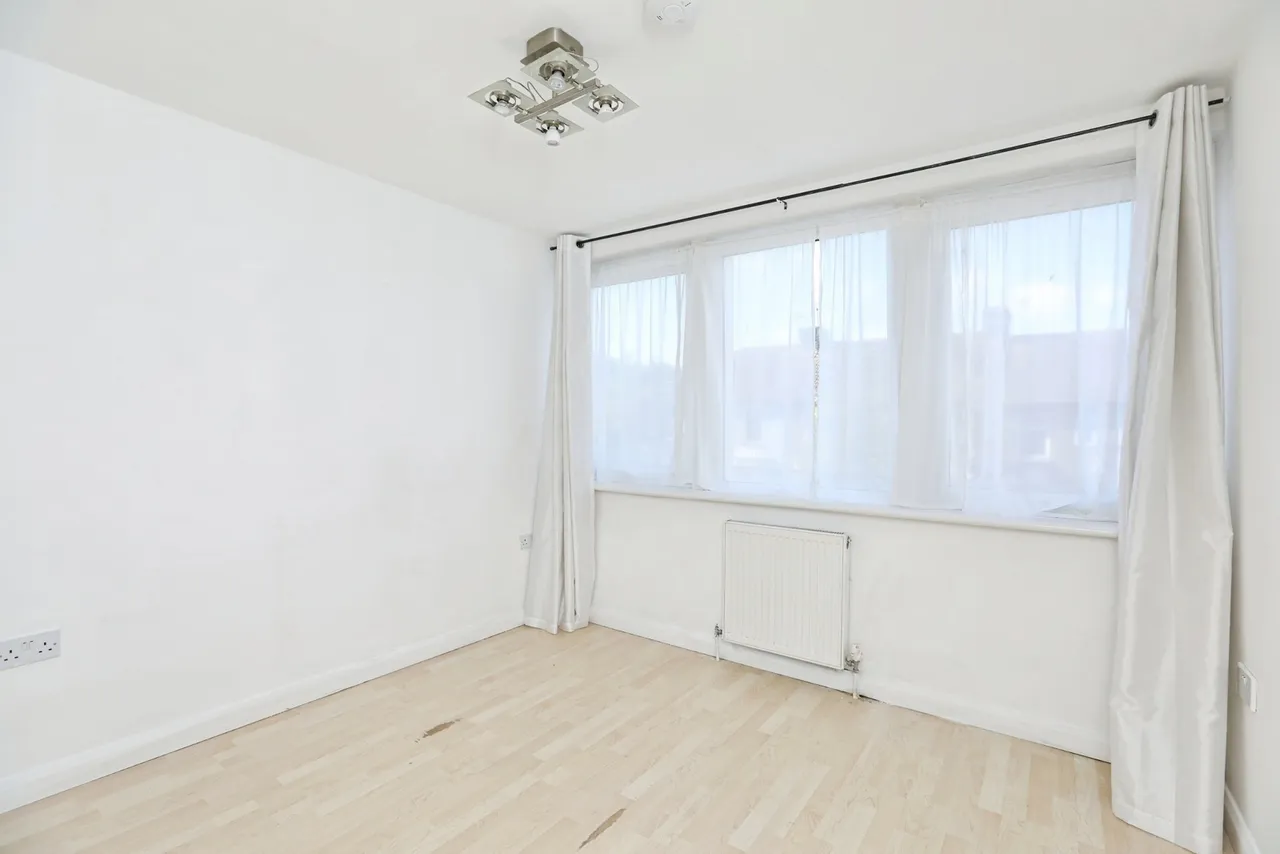 High Street, Sheerness, ME12, photo 6