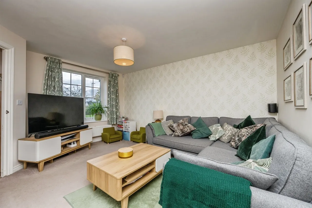 Gorse Fields, Pershore, WR10, photo 3
