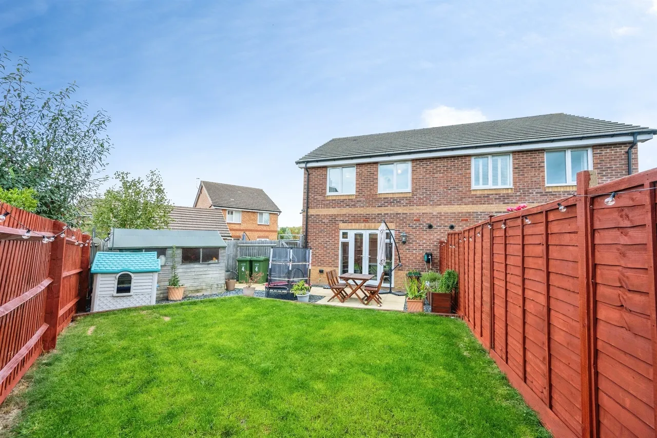 Gorse Fields, Pershore, WR10, photo 15