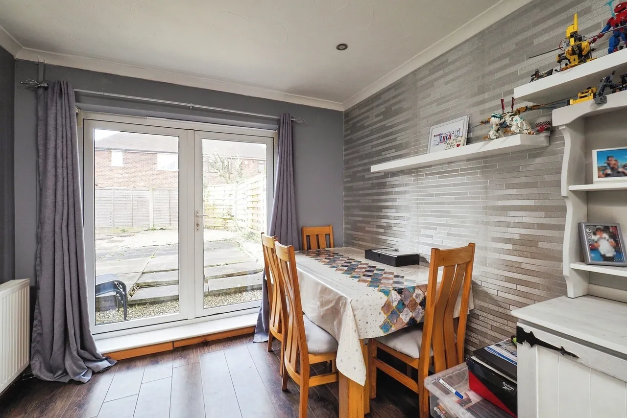 Holly Close, Hucknall, Nottingham, Nottinghamshire, NG15, photo 3
