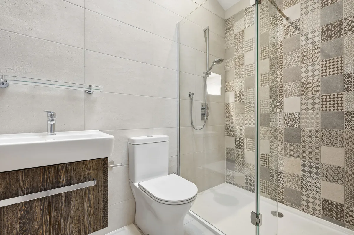 Hendon Lane, London, N3, photo 15