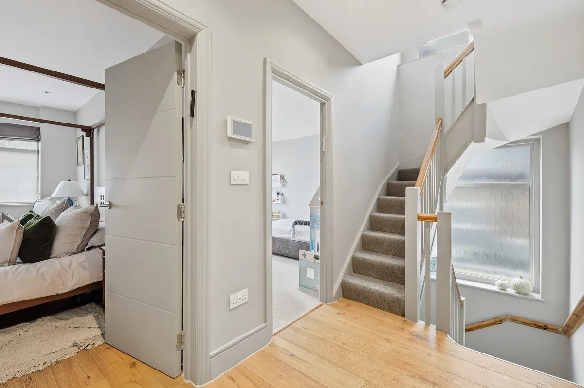 Hendon Lane, London, N3, photo 19