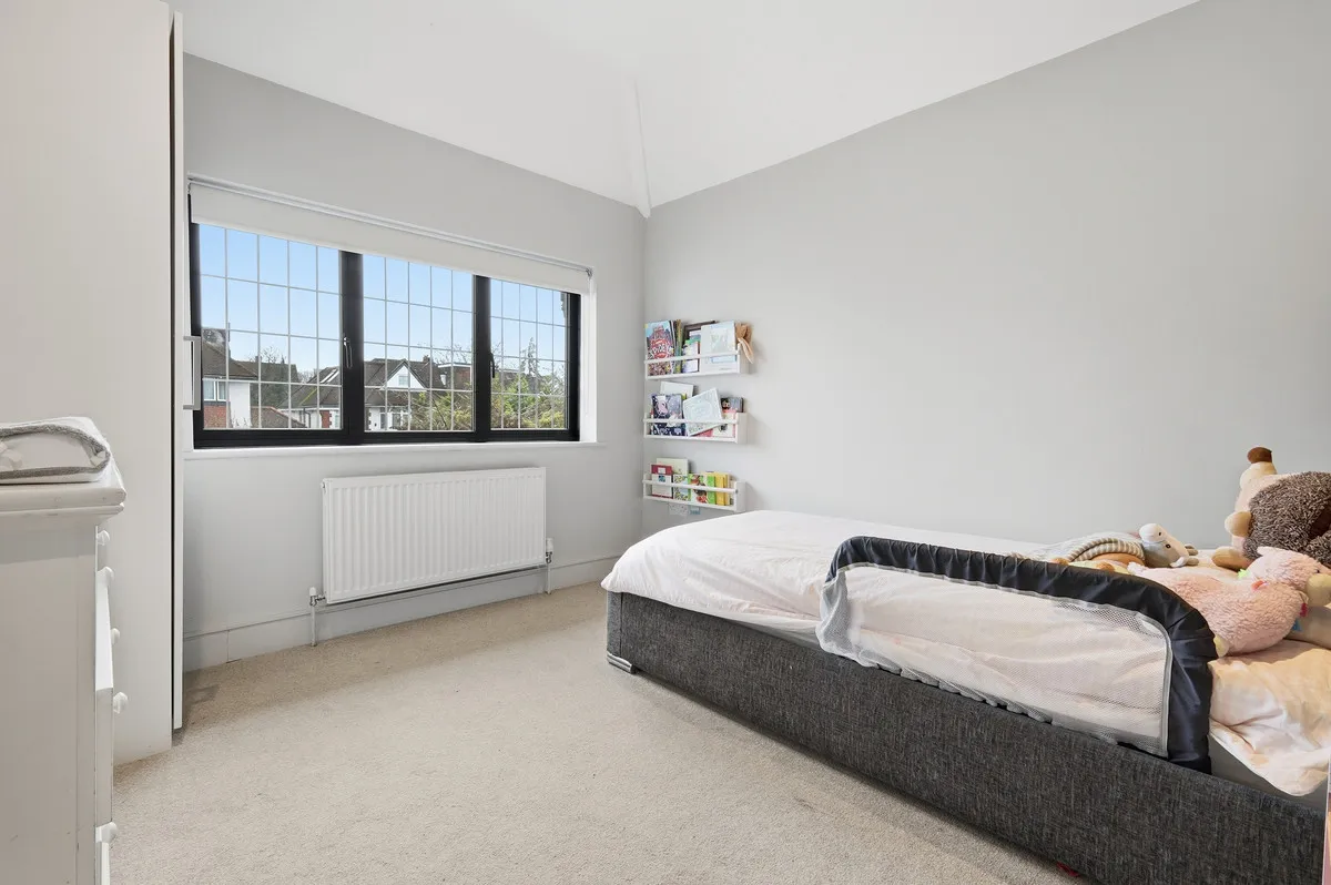 Hendon Lane, London, N3, photo 16