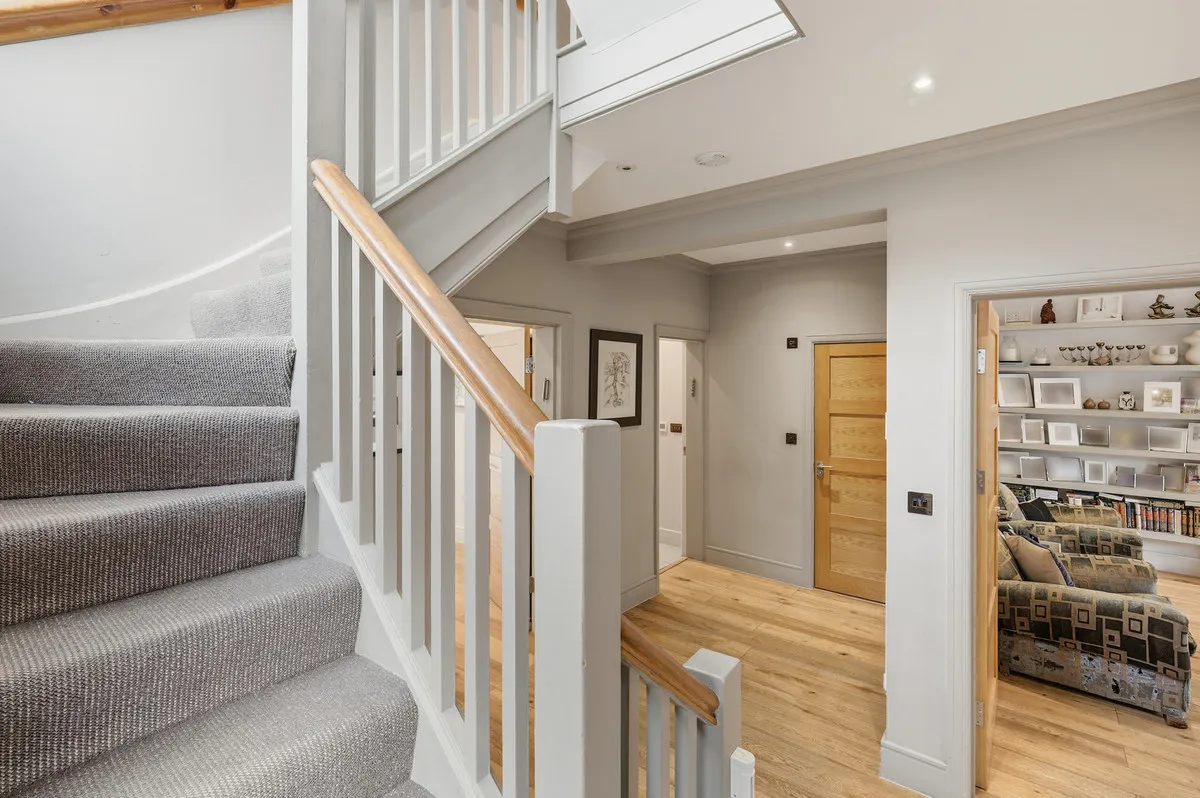 Hendon Lane, London, N3, photo 12