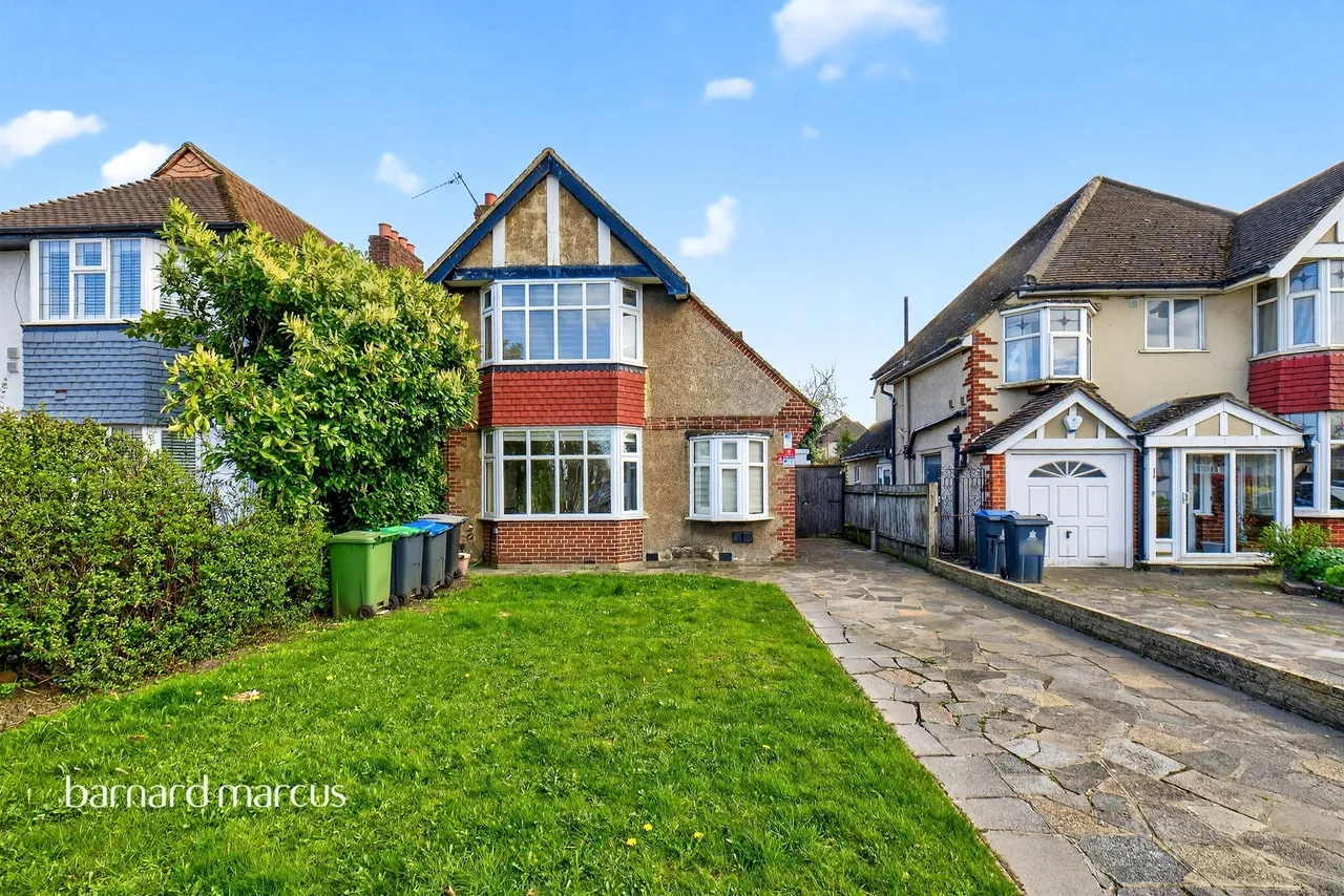 3 bed house for sale — Malden Way, New Malden