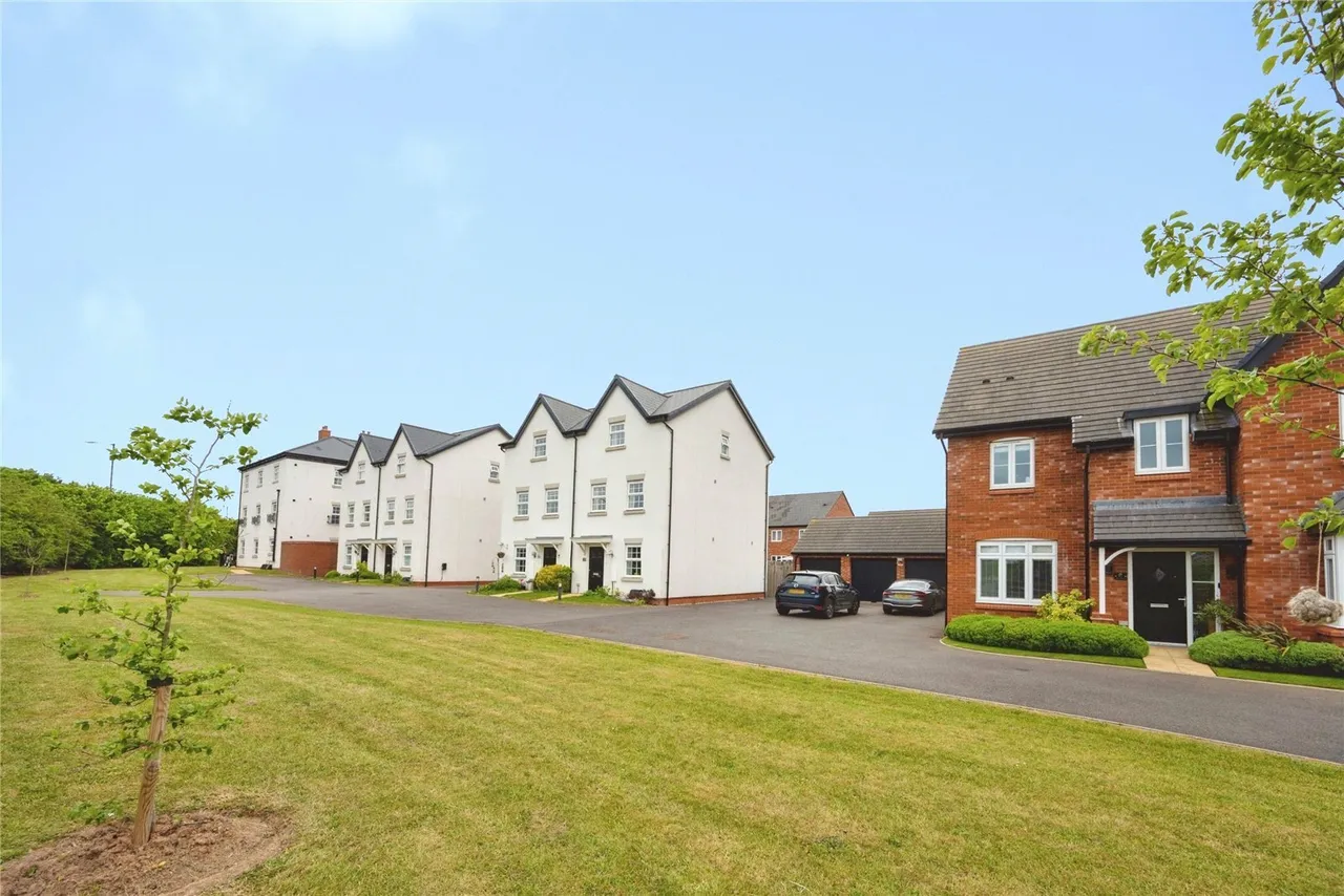 3 bed house for sale, Olive Grove, Warwick, CV34
