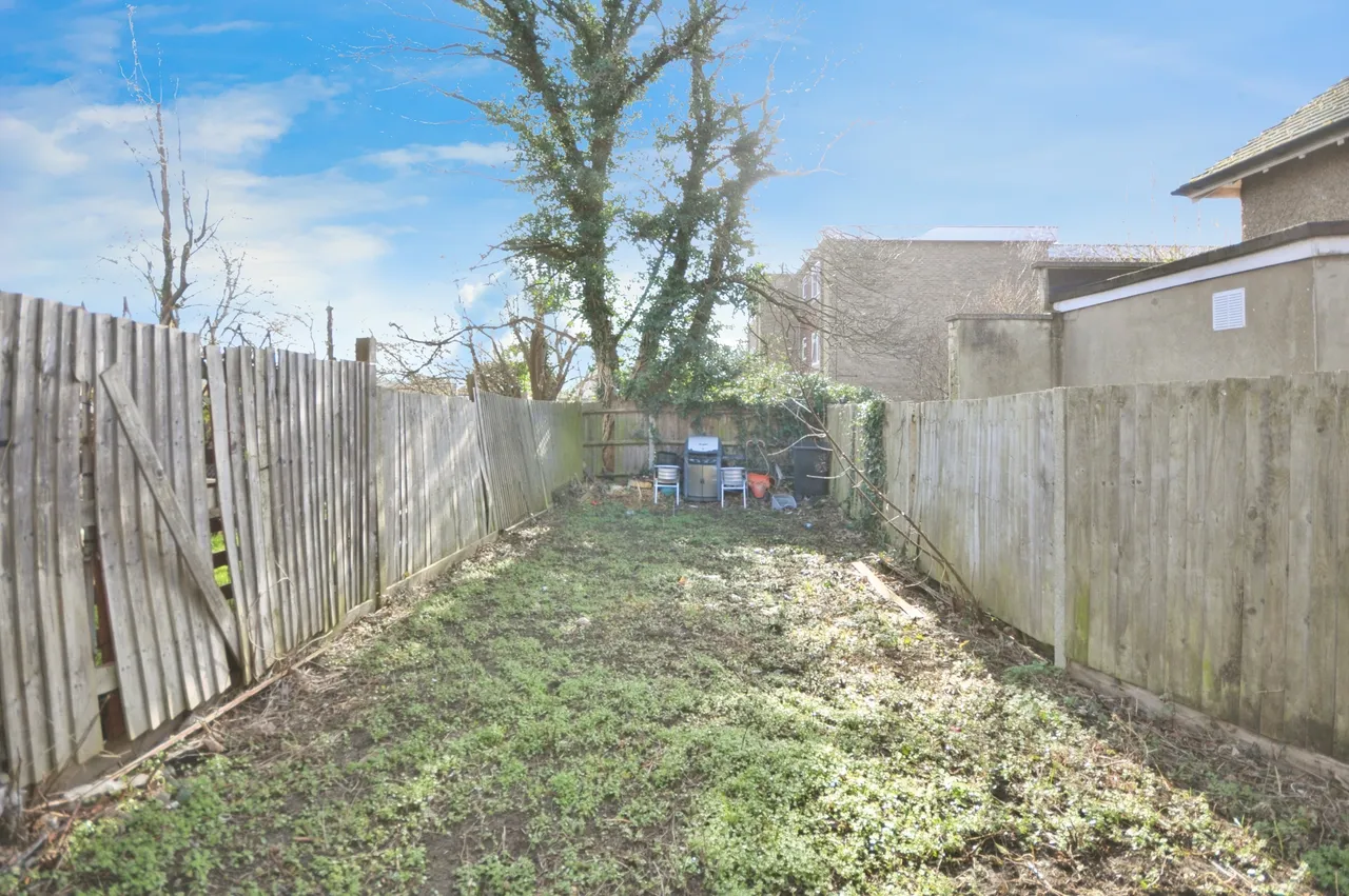 Priory Gardens, London, SE25, photo 3
