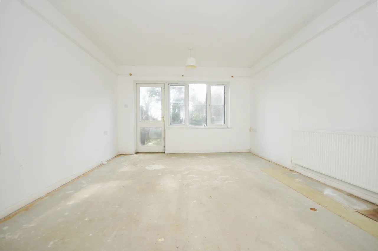 Priory Gardens, London, SE25, photo 2
