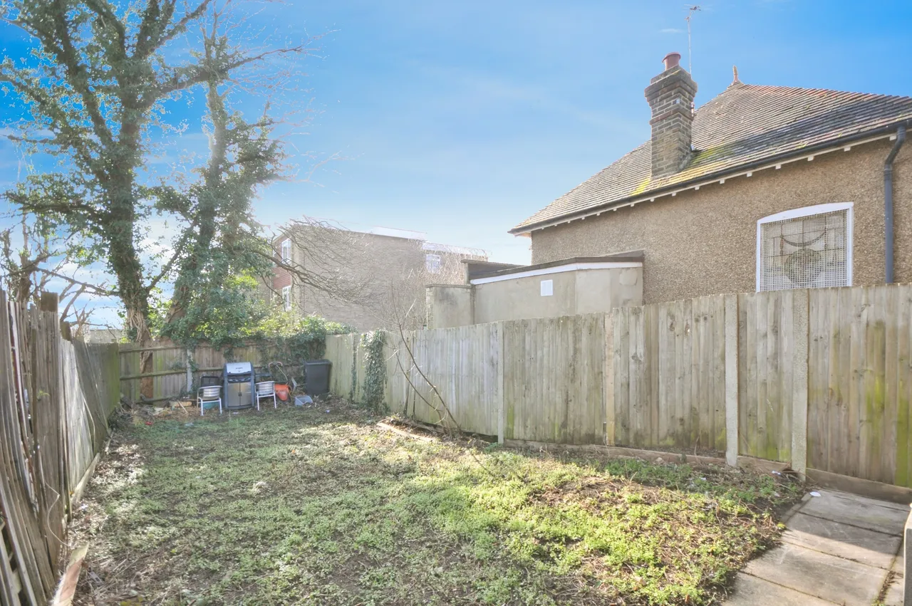 Priory Gardens, London, SE25, photo 12