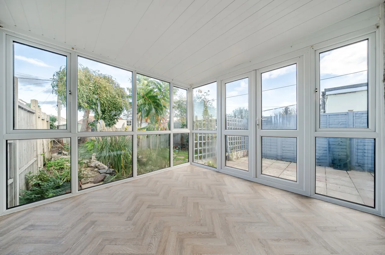 George V Avenue, Lancing, BN15, photo 7