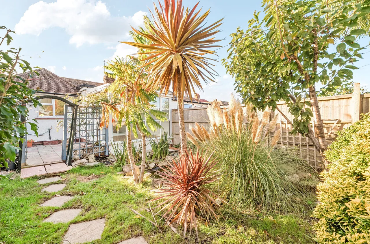 George V Avenue, Lancing, BN15, photo 13