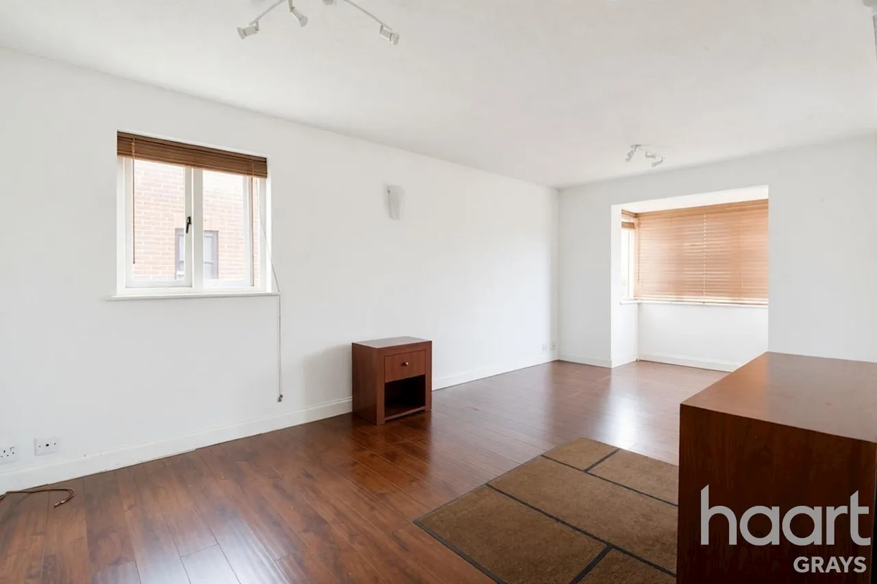 Talus Close, Purfleet, RM19, photo 5