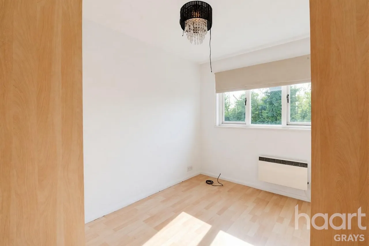 Talus Close, Purfleet, RM19, photo 9