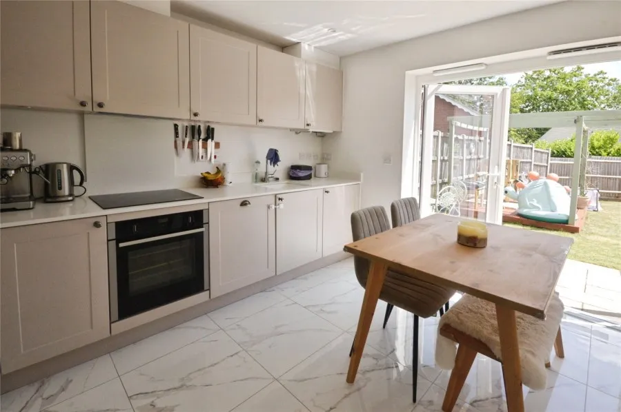 House Under Offer with 2 bedrooms in Stansted, CM24, photo 3