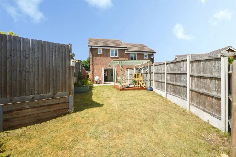 House Under Offer with 2 bedrooms in Stansted, CM24, photo 11