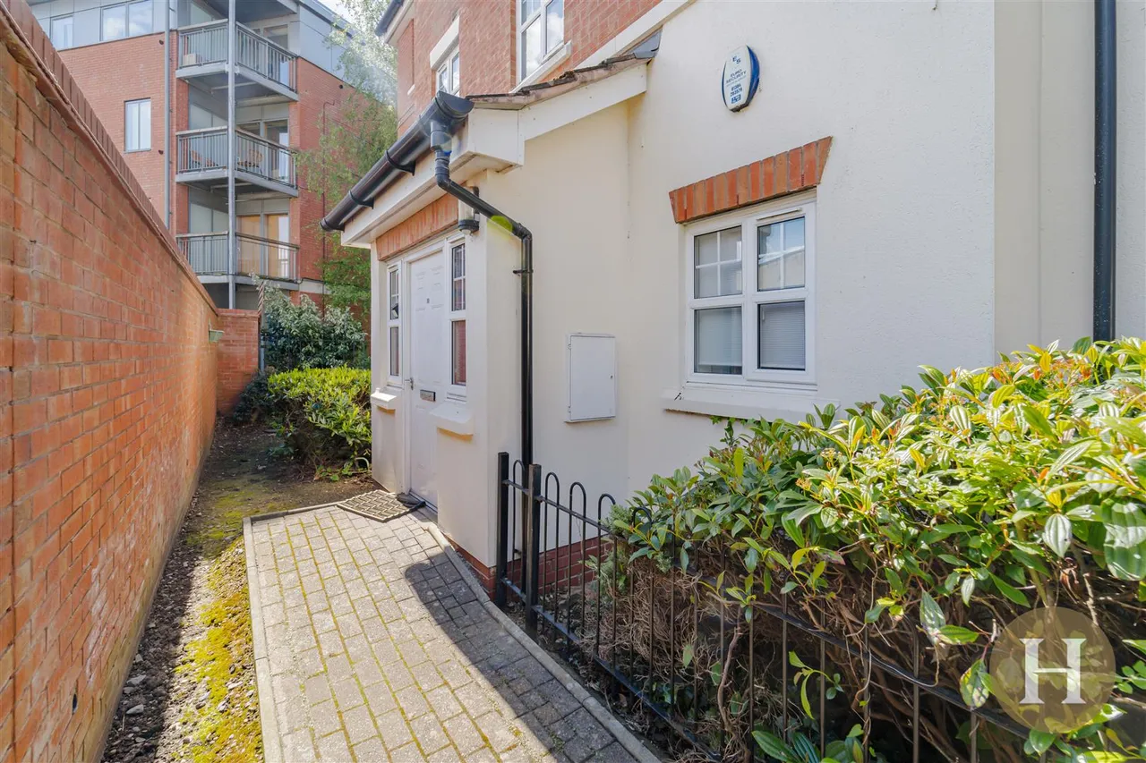 Lords Lordswood Road, Birmingham, B17, photo 20