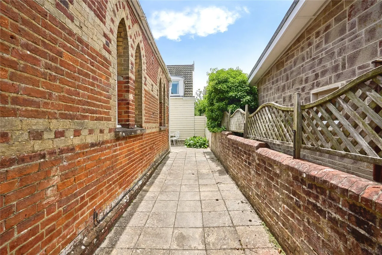 Heath Road, Sandown, PO36, photo 29