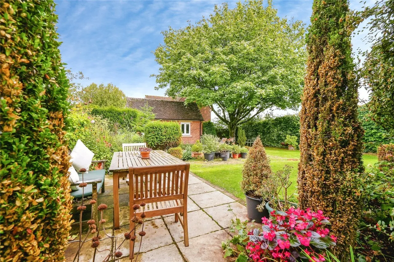 Avro Road, Upper Rissington, GL54, photo 21