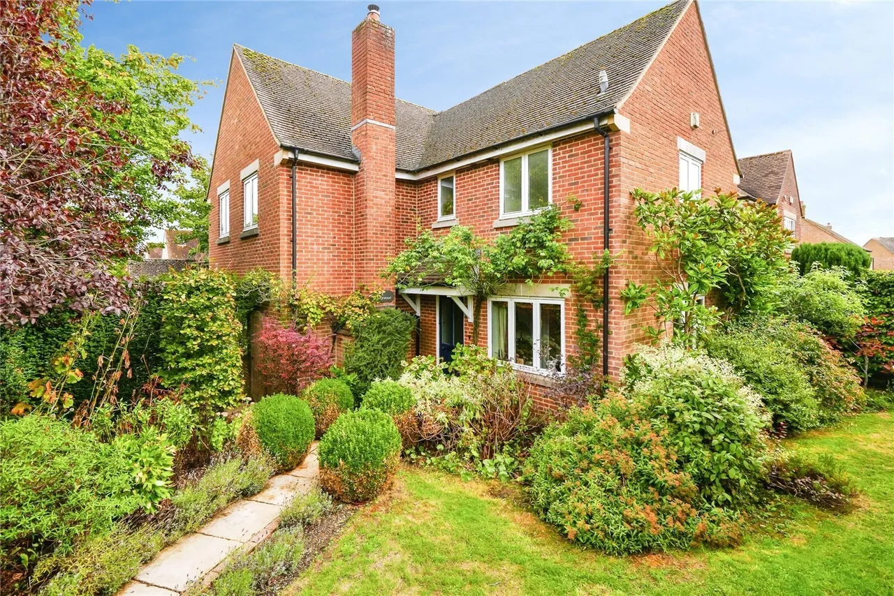 Avro Road, Upper Rissington, GL54, photo 9