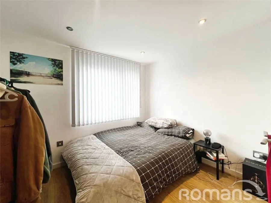 Southwell Park Road, Camberley, GU15, photo 6