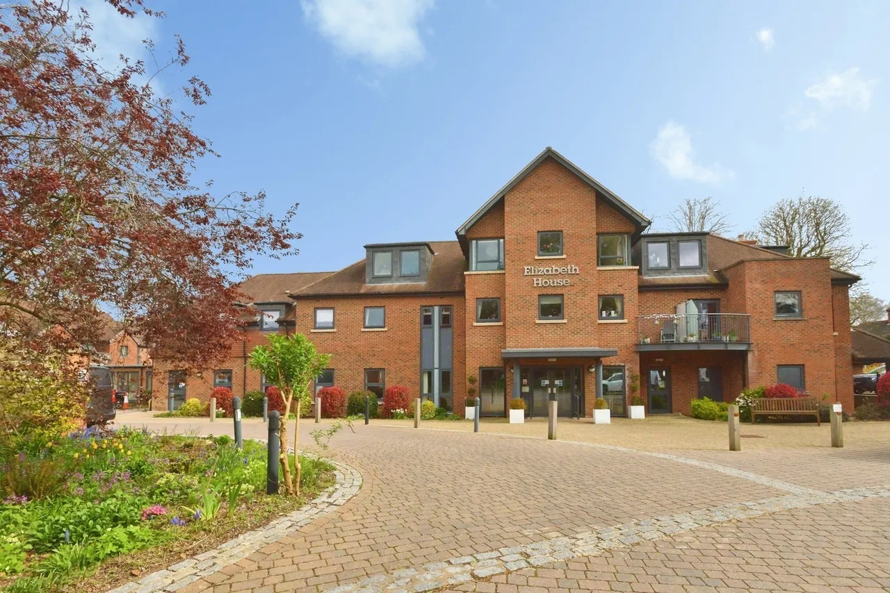 St. Giles Mews, Stony Stratford, Milton Keynes, Buckinghamshire, MK11, photo 2