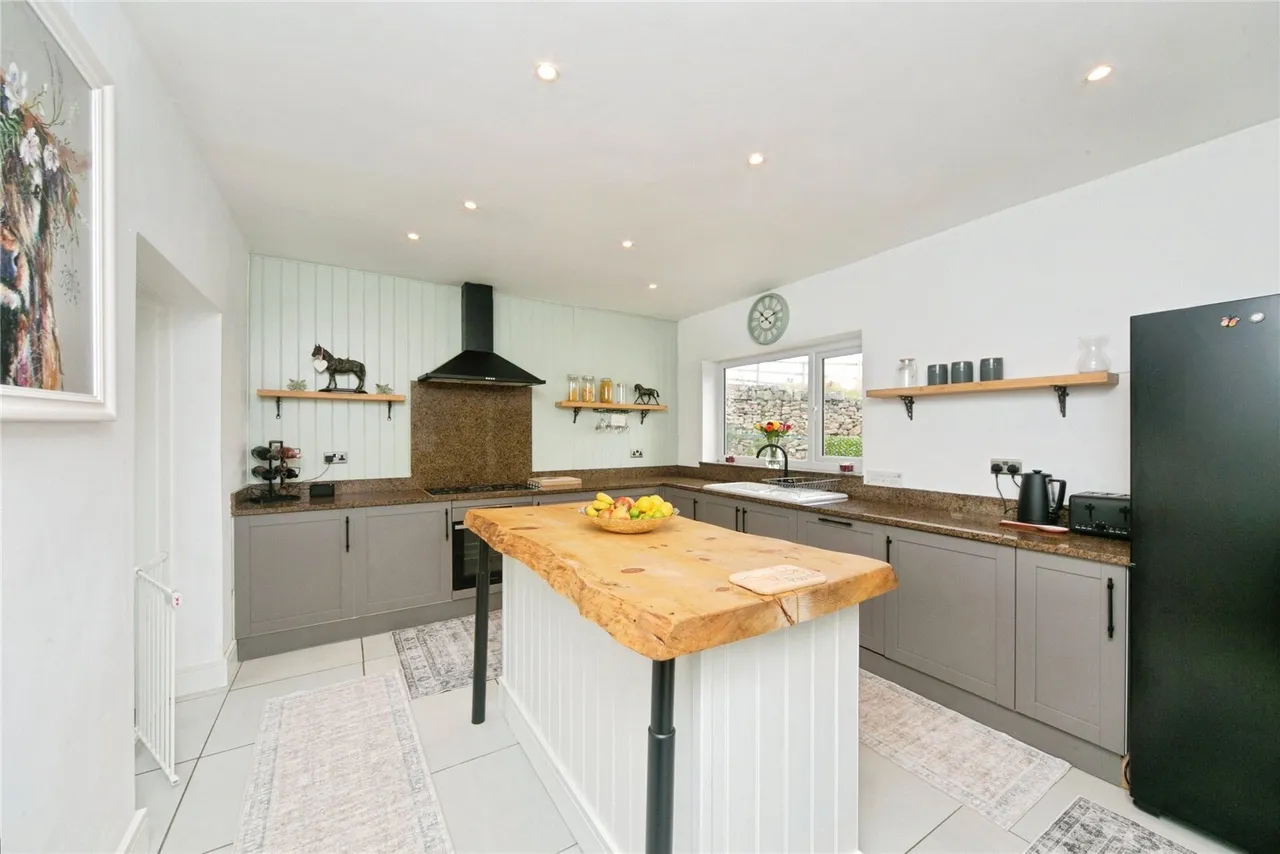 Bryn Pydew Road, Llandudno Junction, LL31, photo 4