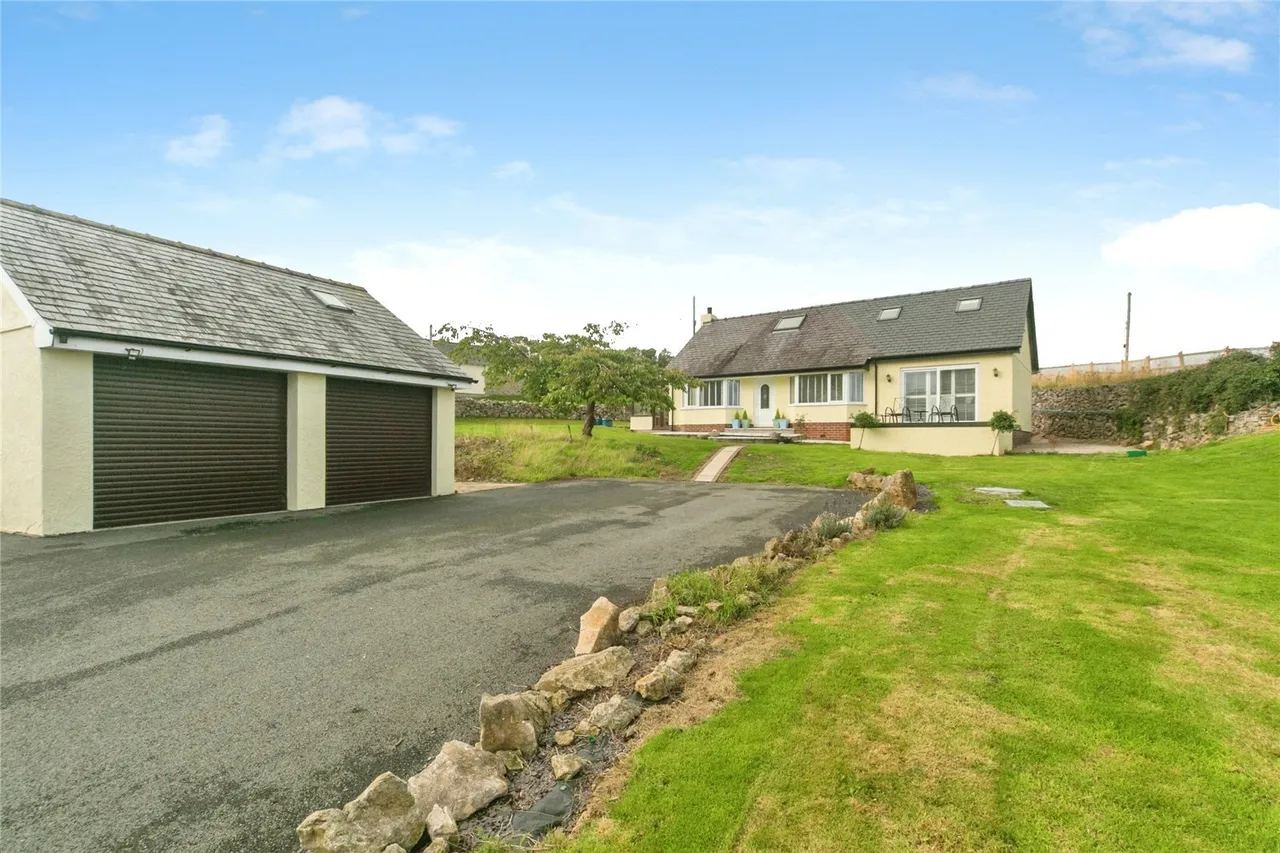 Bryn Pydew Road, Llandudno Junction, LL31, photo 18