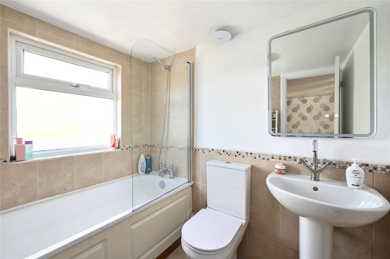 Worple Avenue, Staines, TW18, photo 8