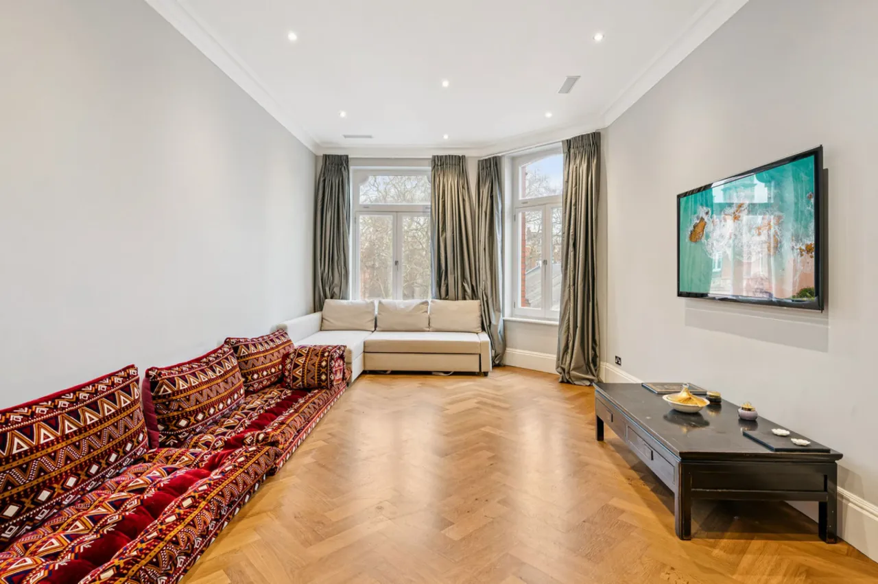 South Audley Street, London, W1K, photo 2