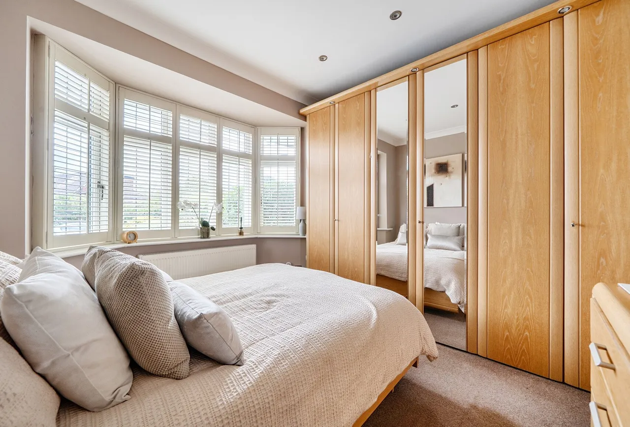 The Drive, Collier Row, RM5 3TS, photo 16
