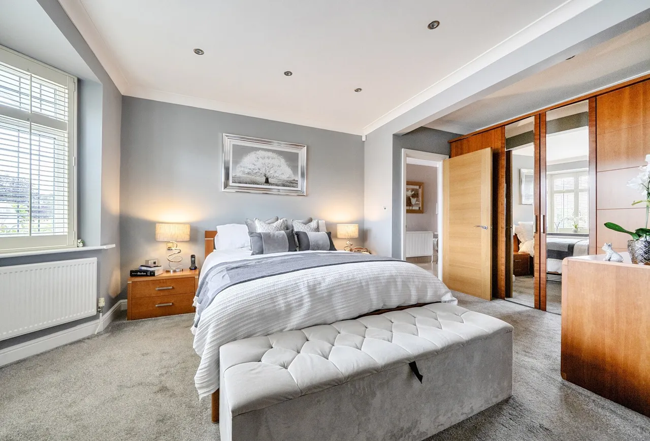 The Drive, Collier Row, RM5 3TS, photo 15