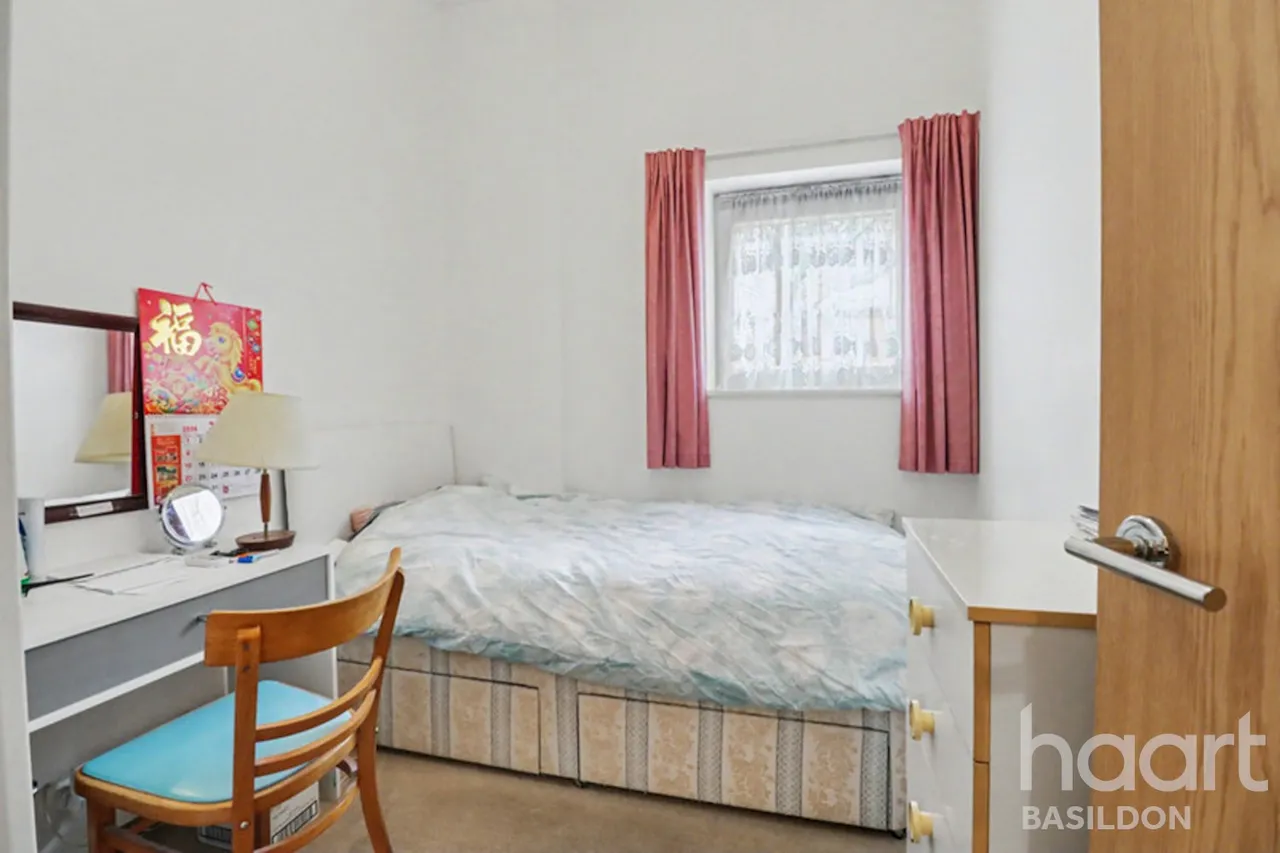 Cherrydown East, Basildon, SS16, photo 8