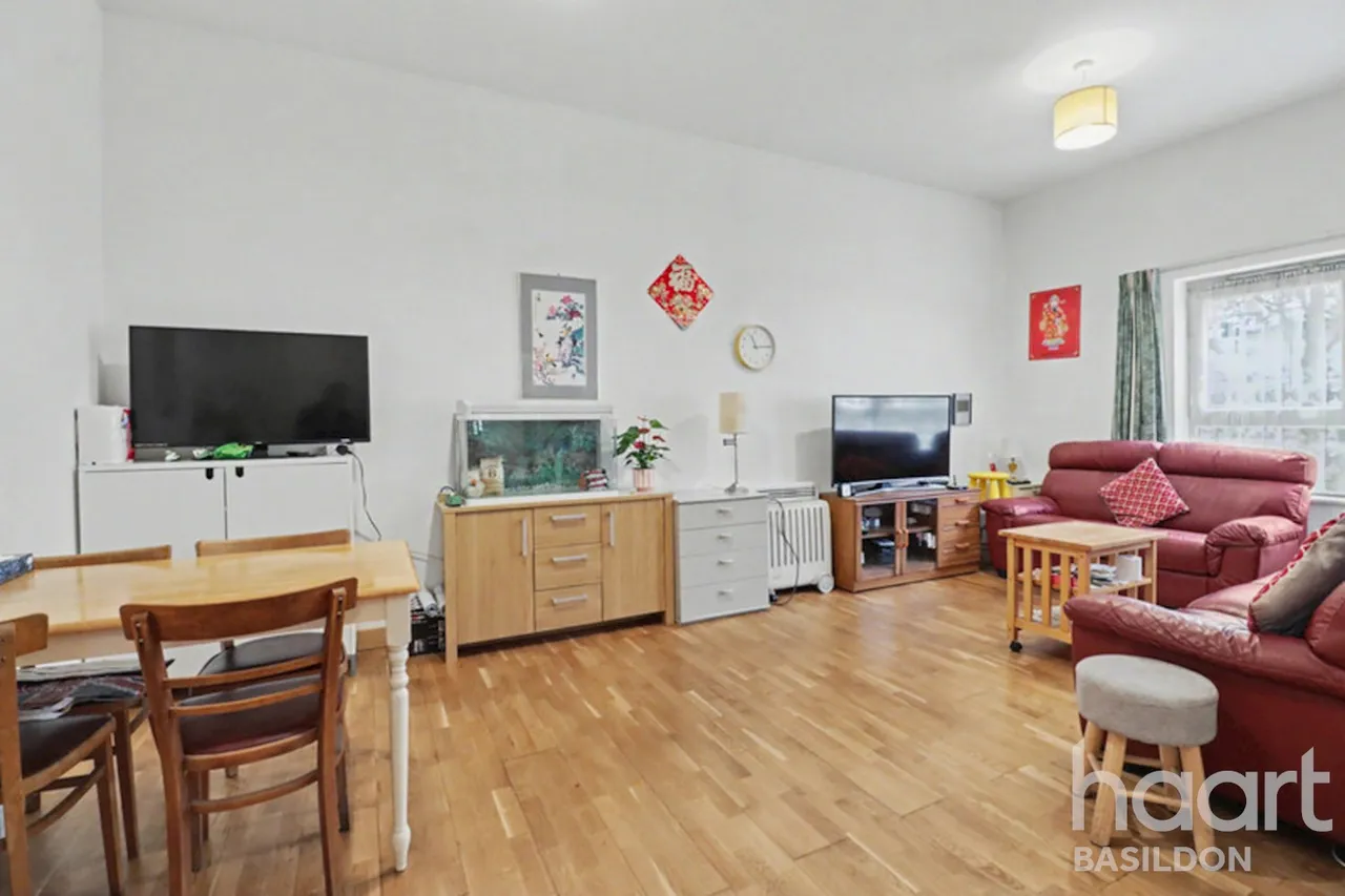 Cherrydown East, Basildon, SS16, photo 4