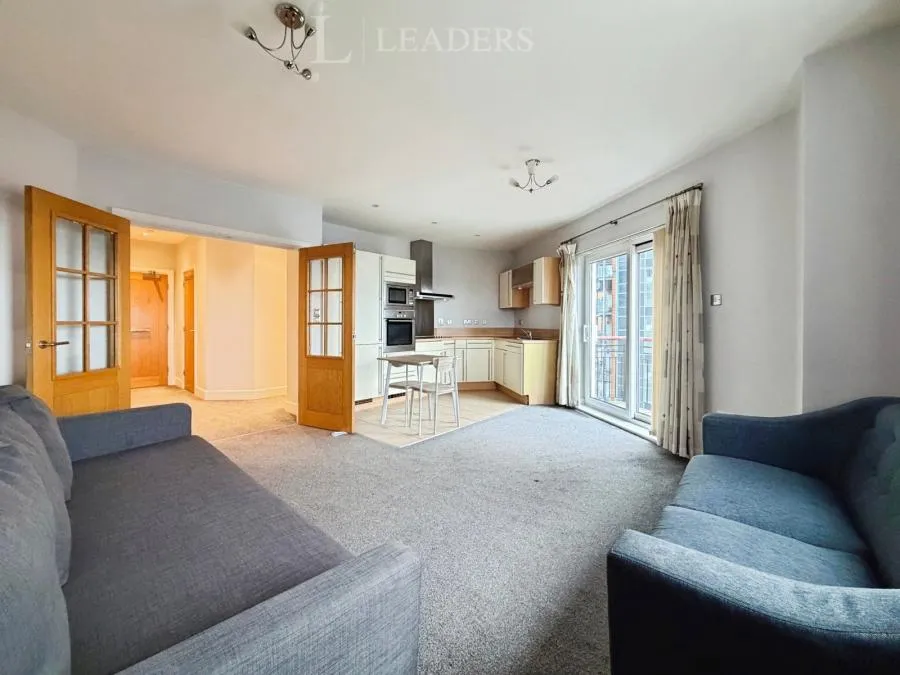 2 bed flat for sale, The Canalside, Gunwharf Quays, PO1