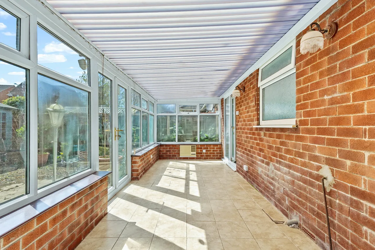 St. Ives Close, Pontefract, WF8, photo 6