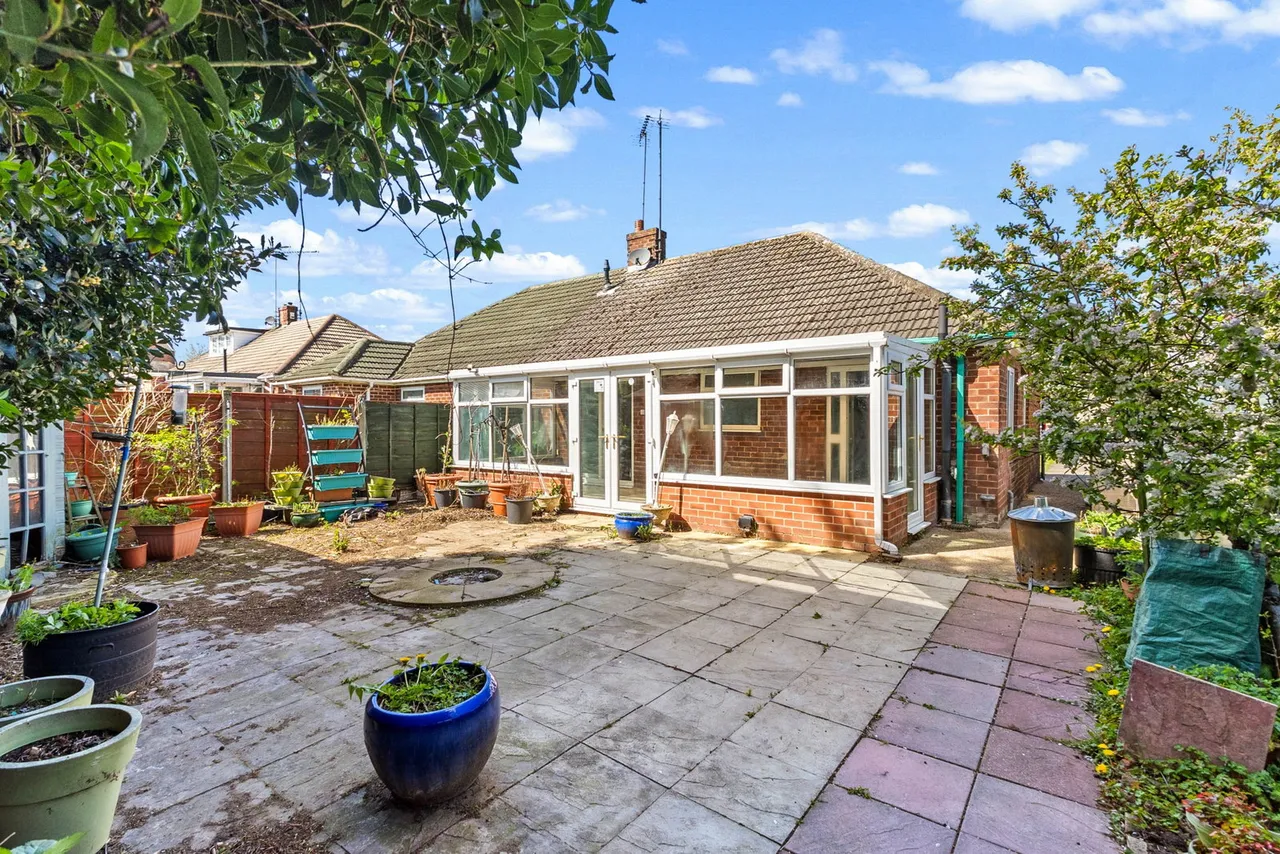 St. Ives Close, Pontefract, WF8, photo 15