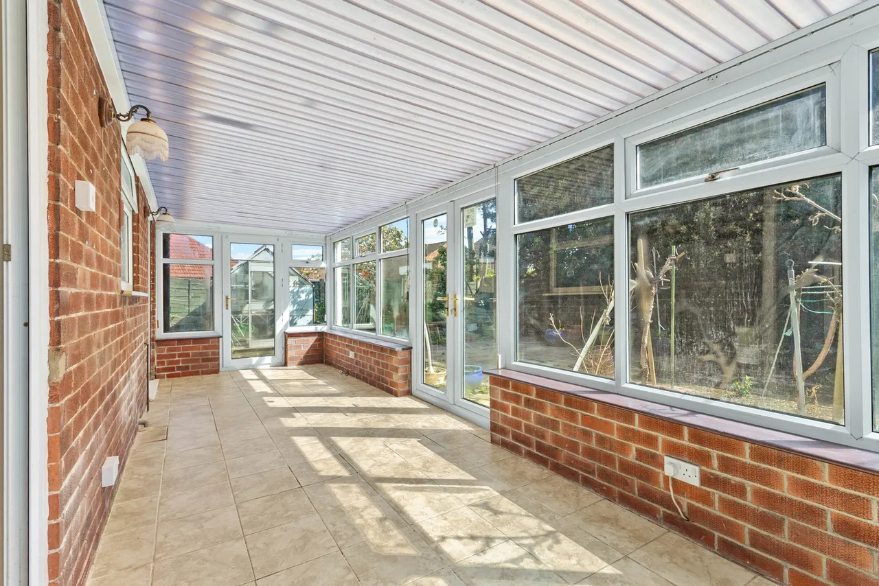 St. Ives Close, Pontefract, WF8, photo 5