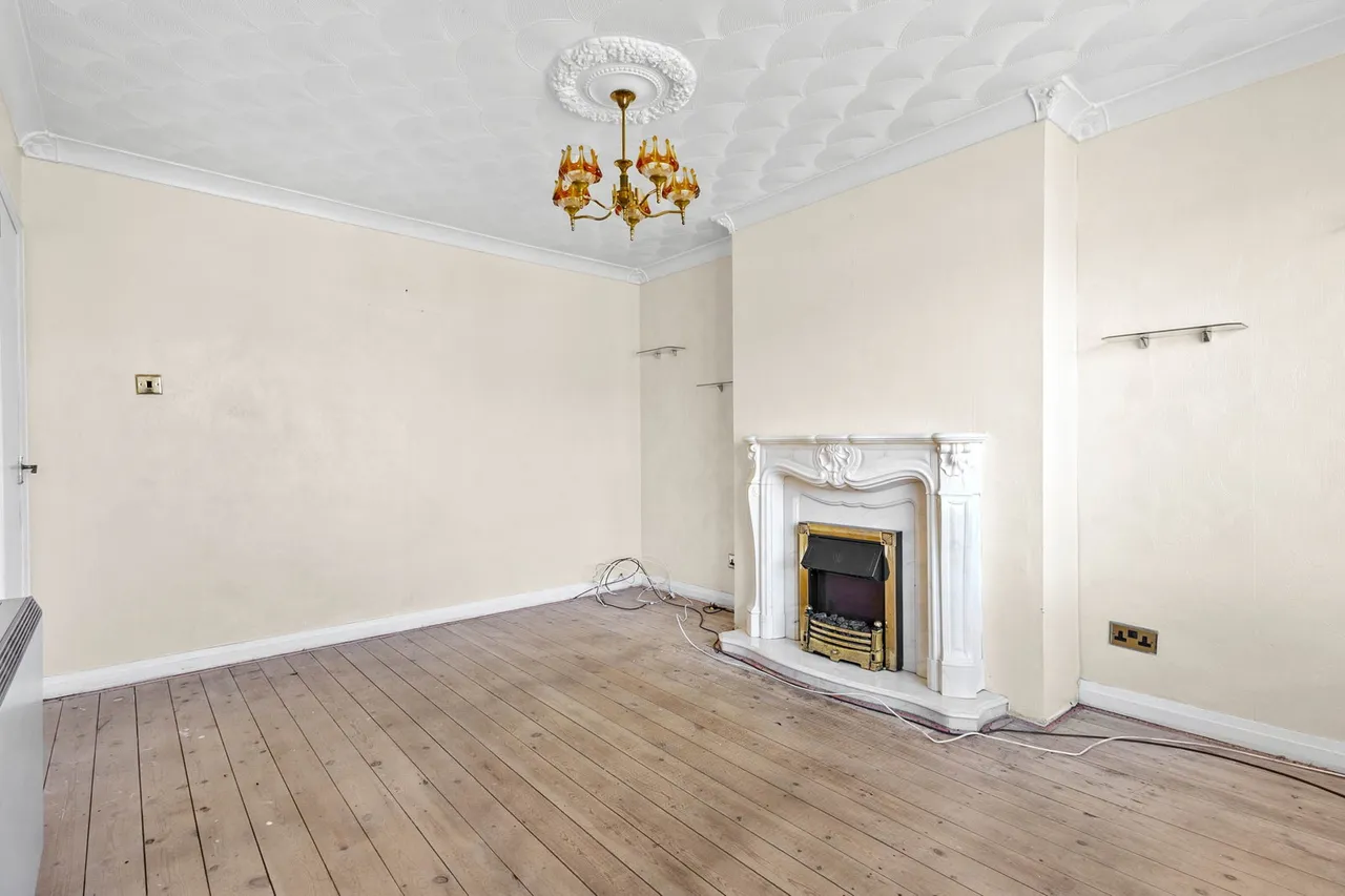 St. Ives Close, Pontefract, WF8, photo 8