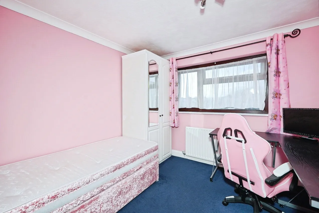 Cranleigh Drive, Whitfield, Dover, Kent, CT16, photo 13