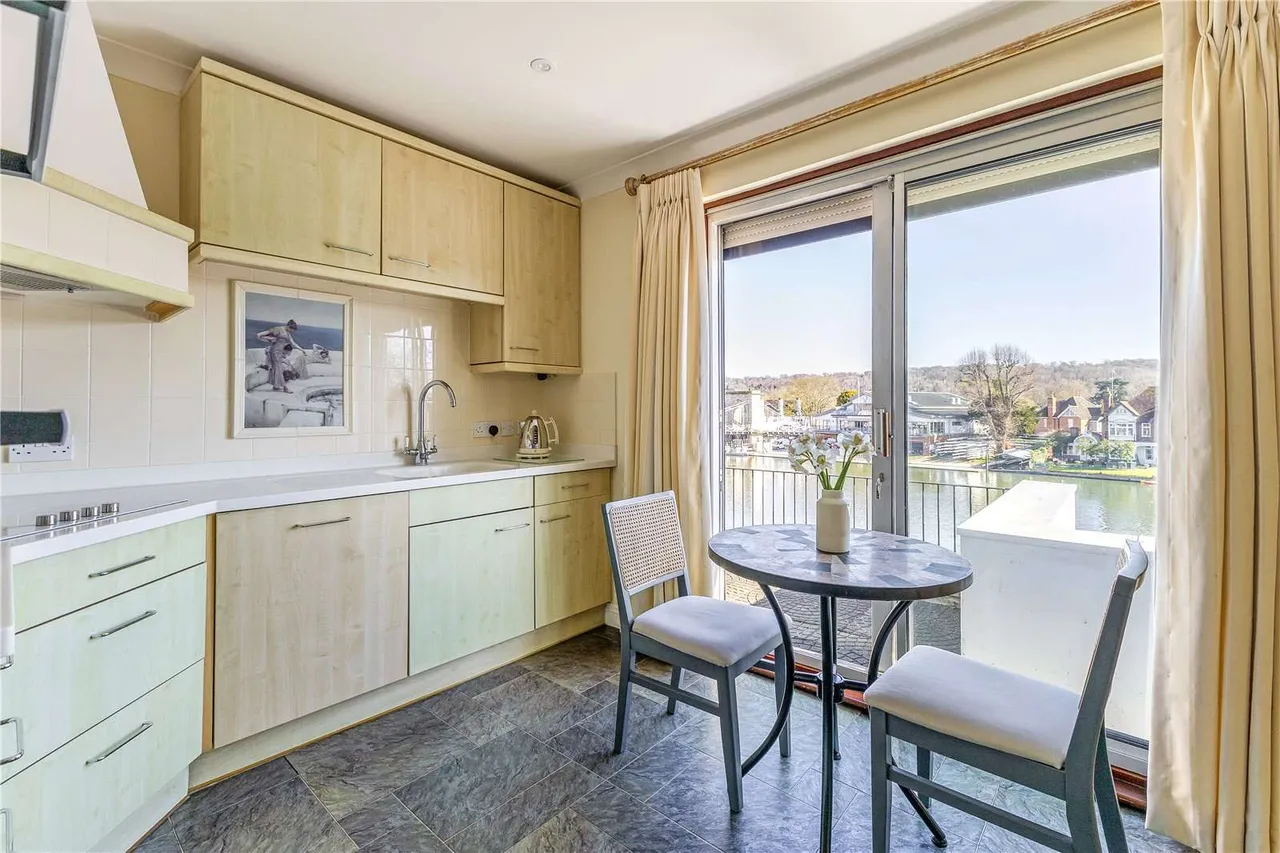 Dunstable House, Riverside, SL7, photo 8