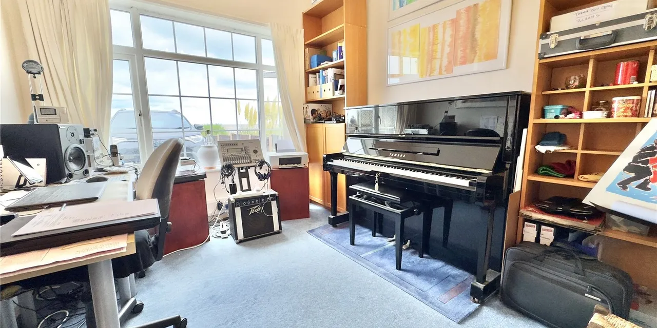 North Parade, Hoylake, CH47, photo 14