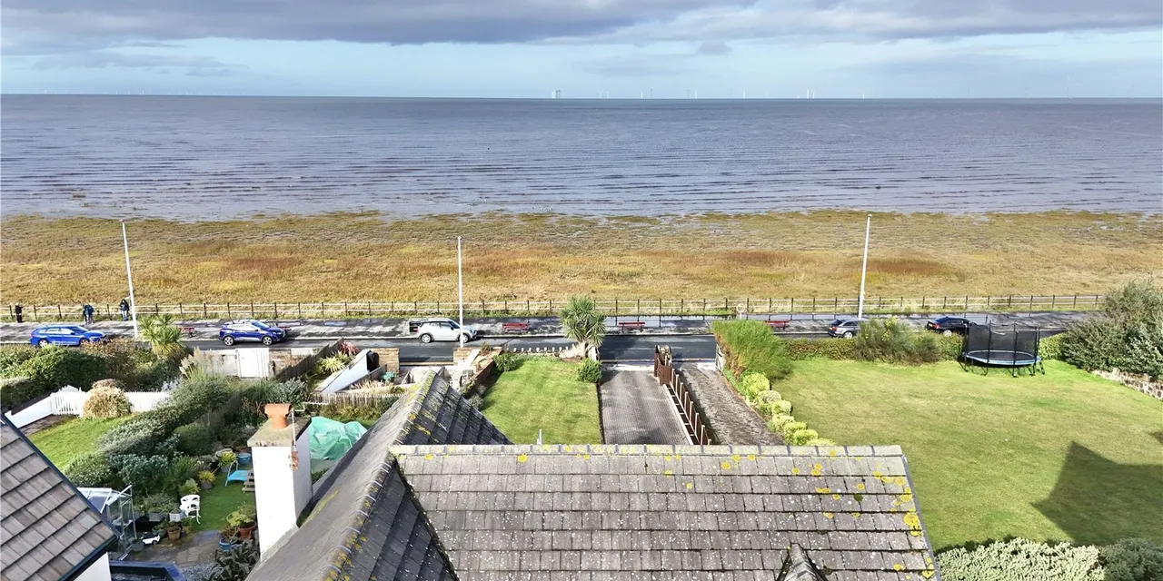 North Parade, Hoylake, CH47, photo 27
