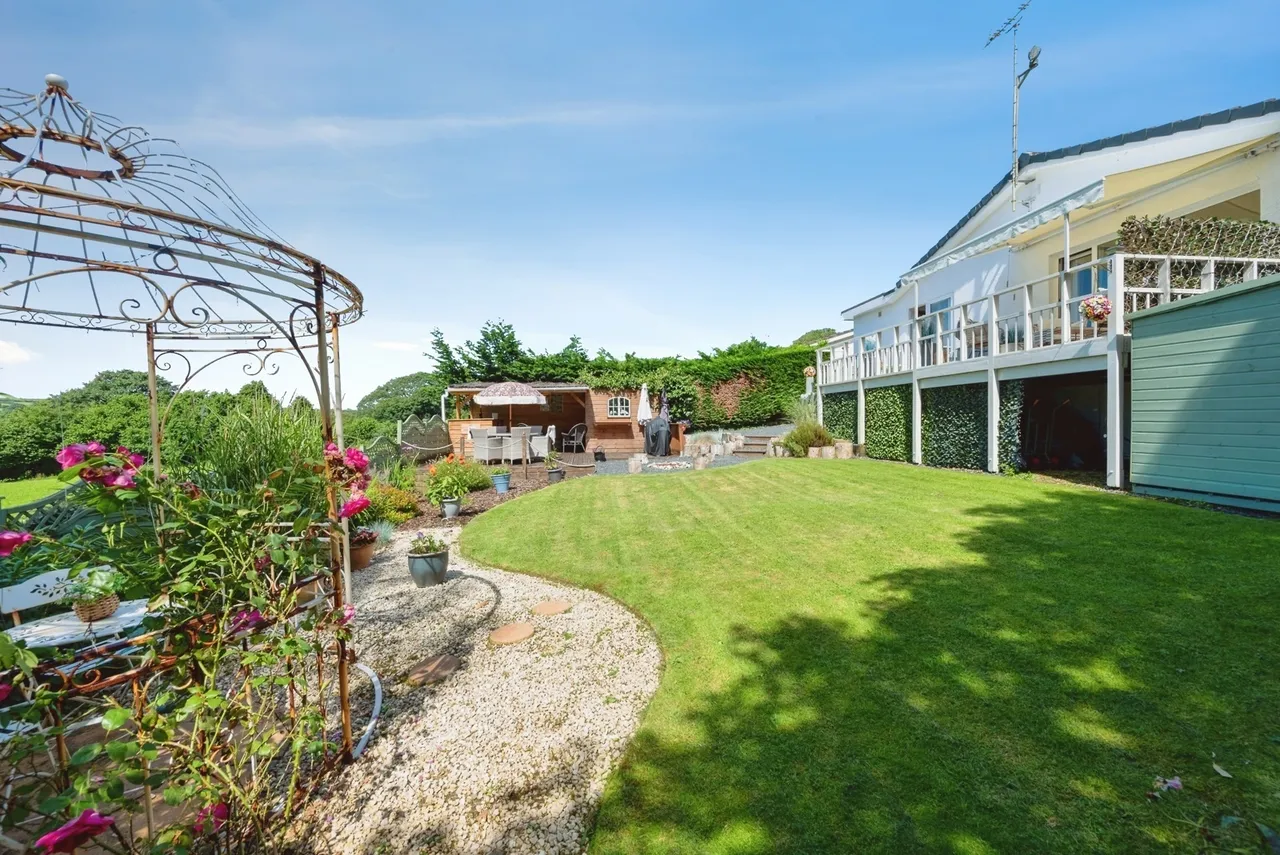 Shilla Park, Helstone, PL32, photo 16