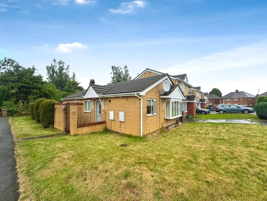3 bed house to rent — Broughton Road, Stoke-On-Trent, ST2