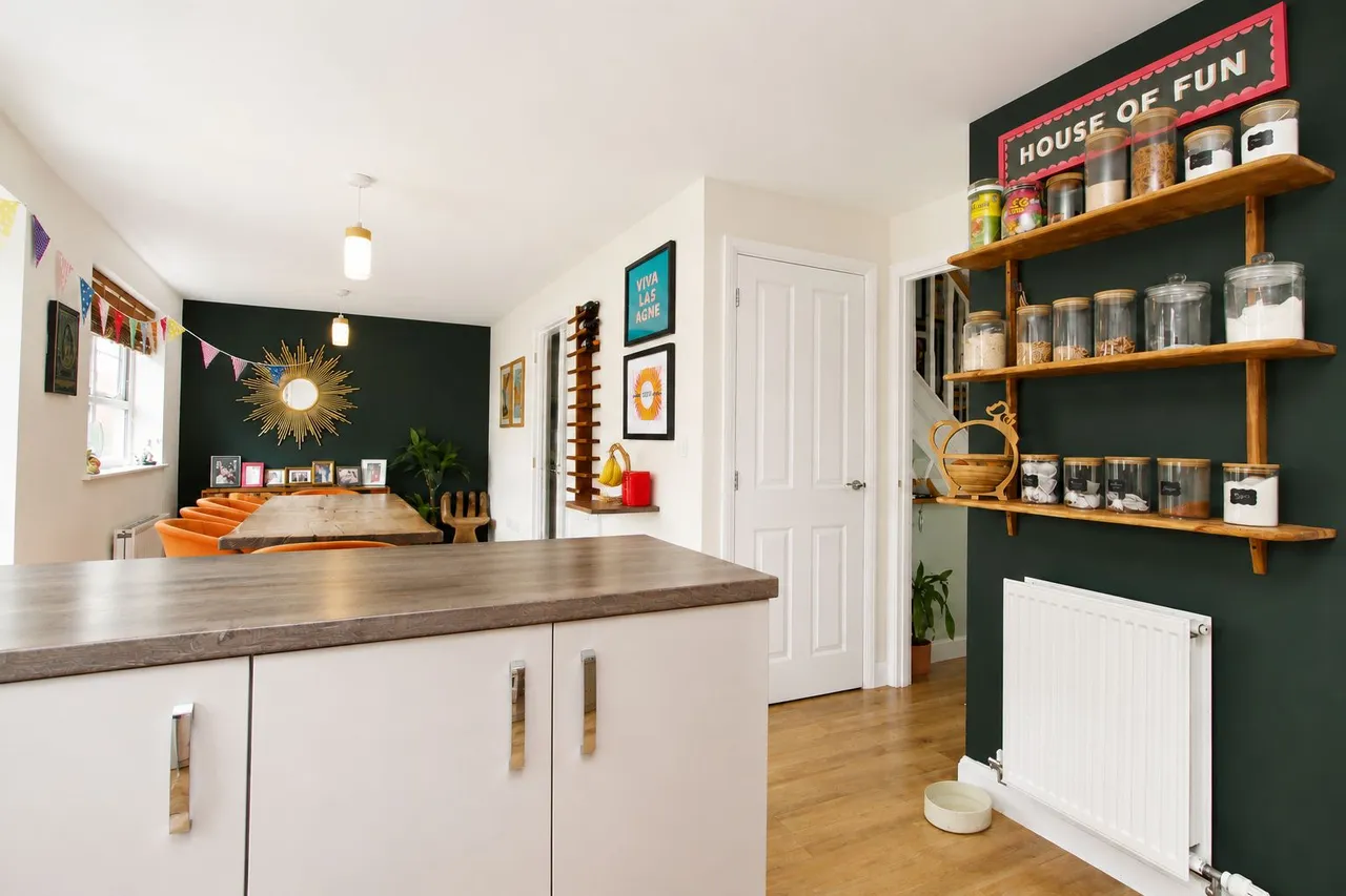 Haybob Road, Thornbury, photo 6